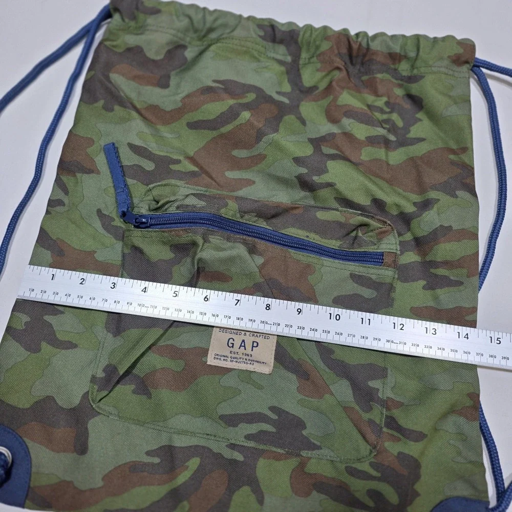 Gap Kids Drawstring Backpack OS Green Camo Cinch Bag Front Zip Pocket Travel Bag